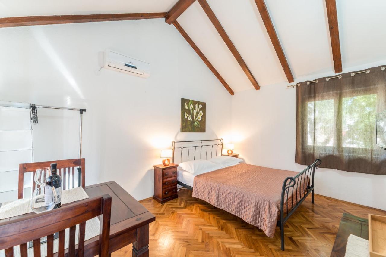 Apartmani Bugenvilija Brbinj Zewnętrze zdjęcie