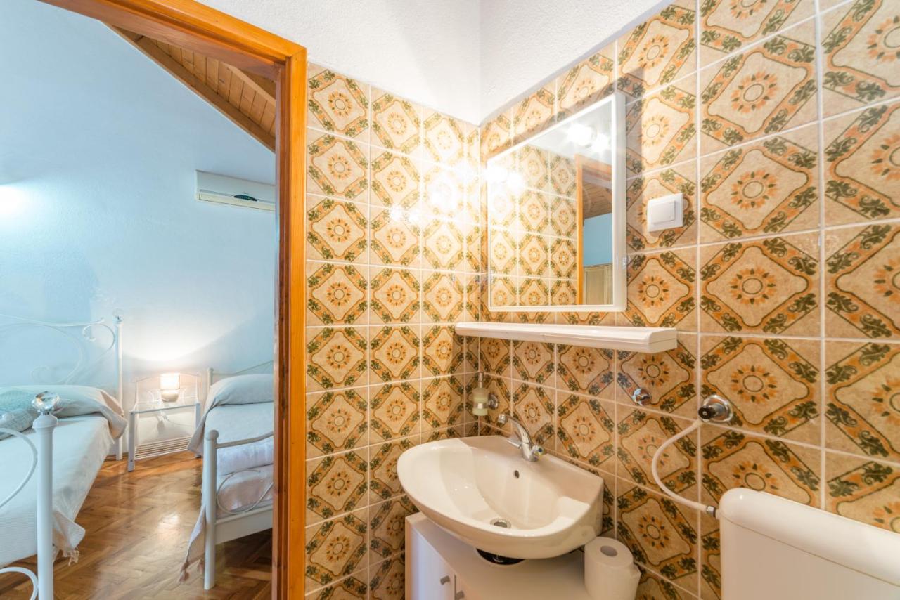 Apartmani Bugenvilija Brbinj Zewnętrze zdjęcie